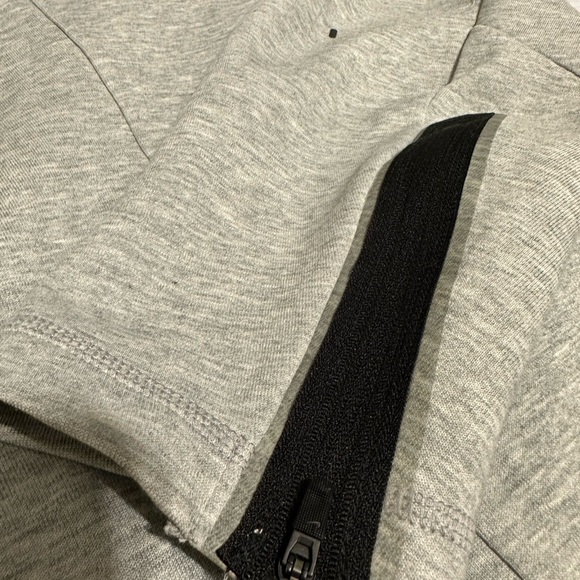 NIKE tech fleece crew pullover - sold out everywhere - Picture 3 of 5